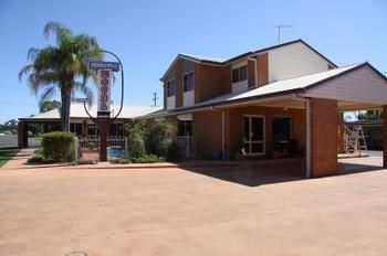 Charleville Motel מראה חיצוני תמונה